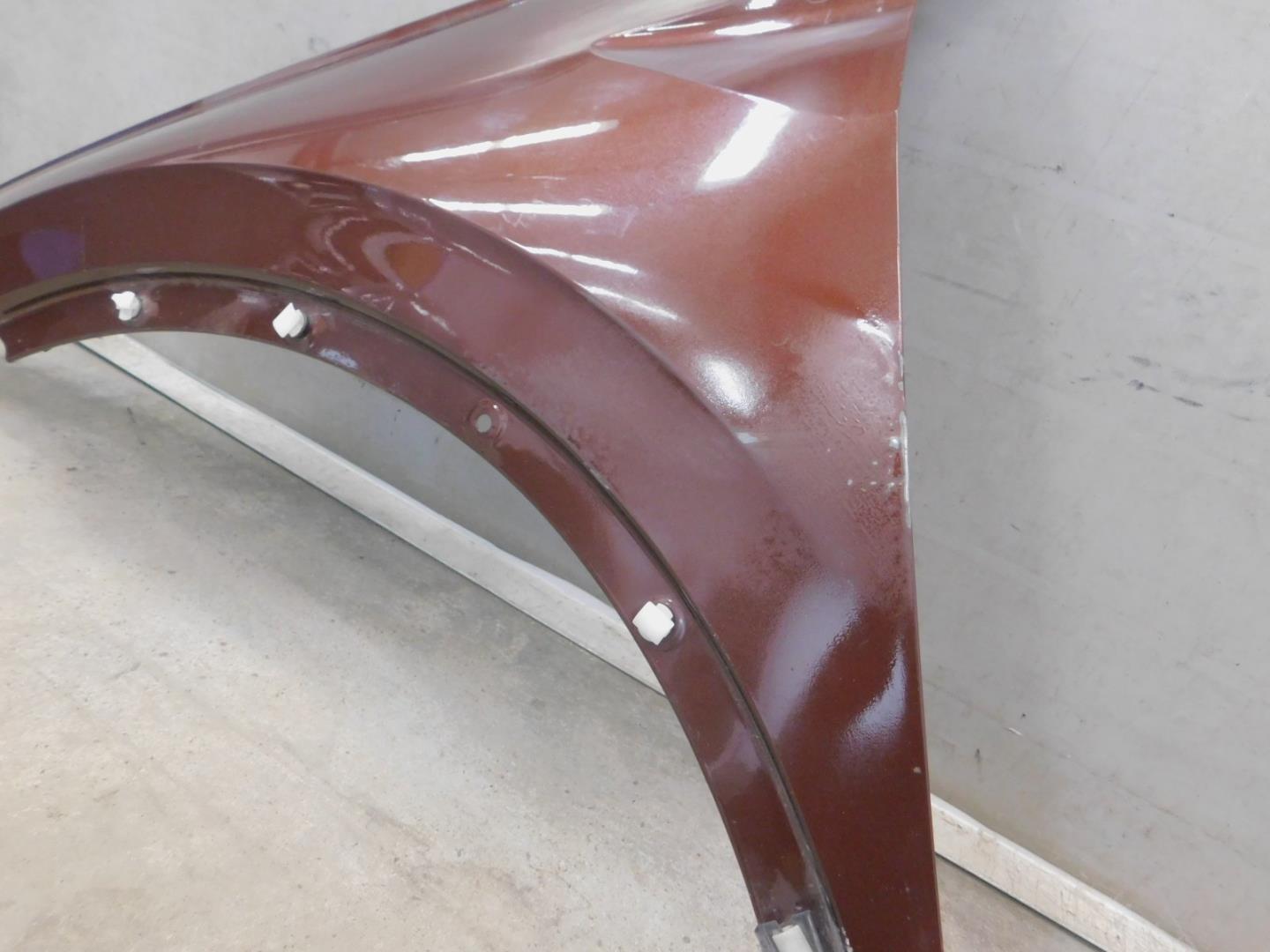 Крыло переднее левое