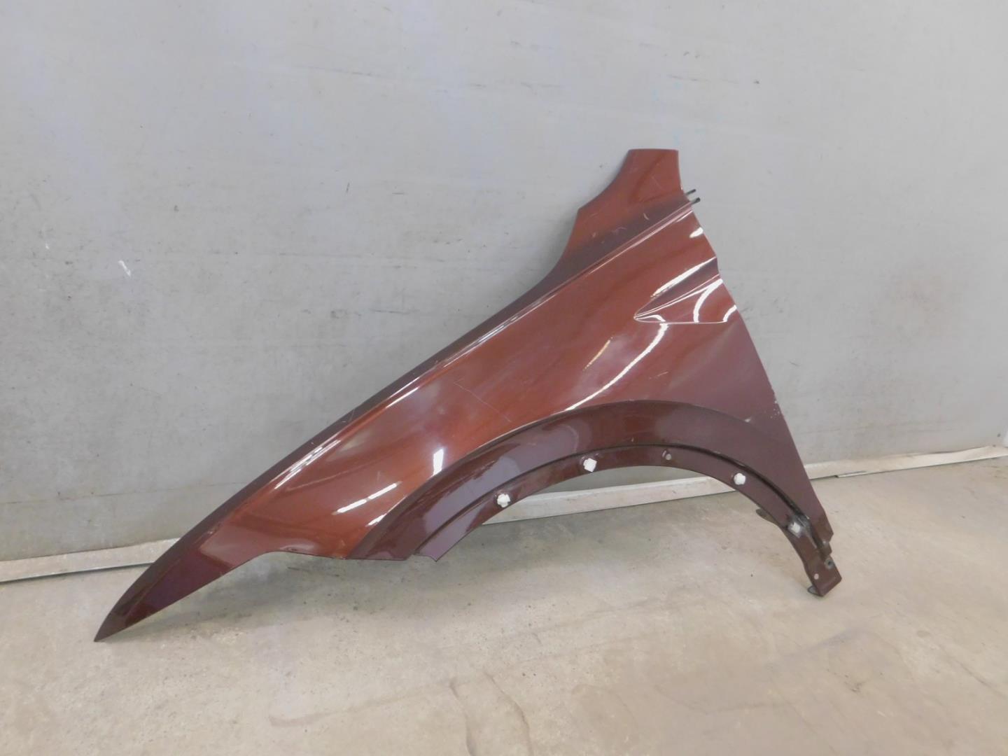 Крыло переднее левое