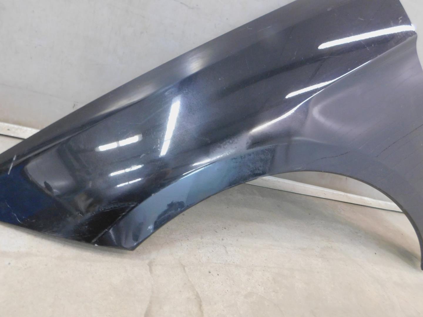 Крыло переднее левое