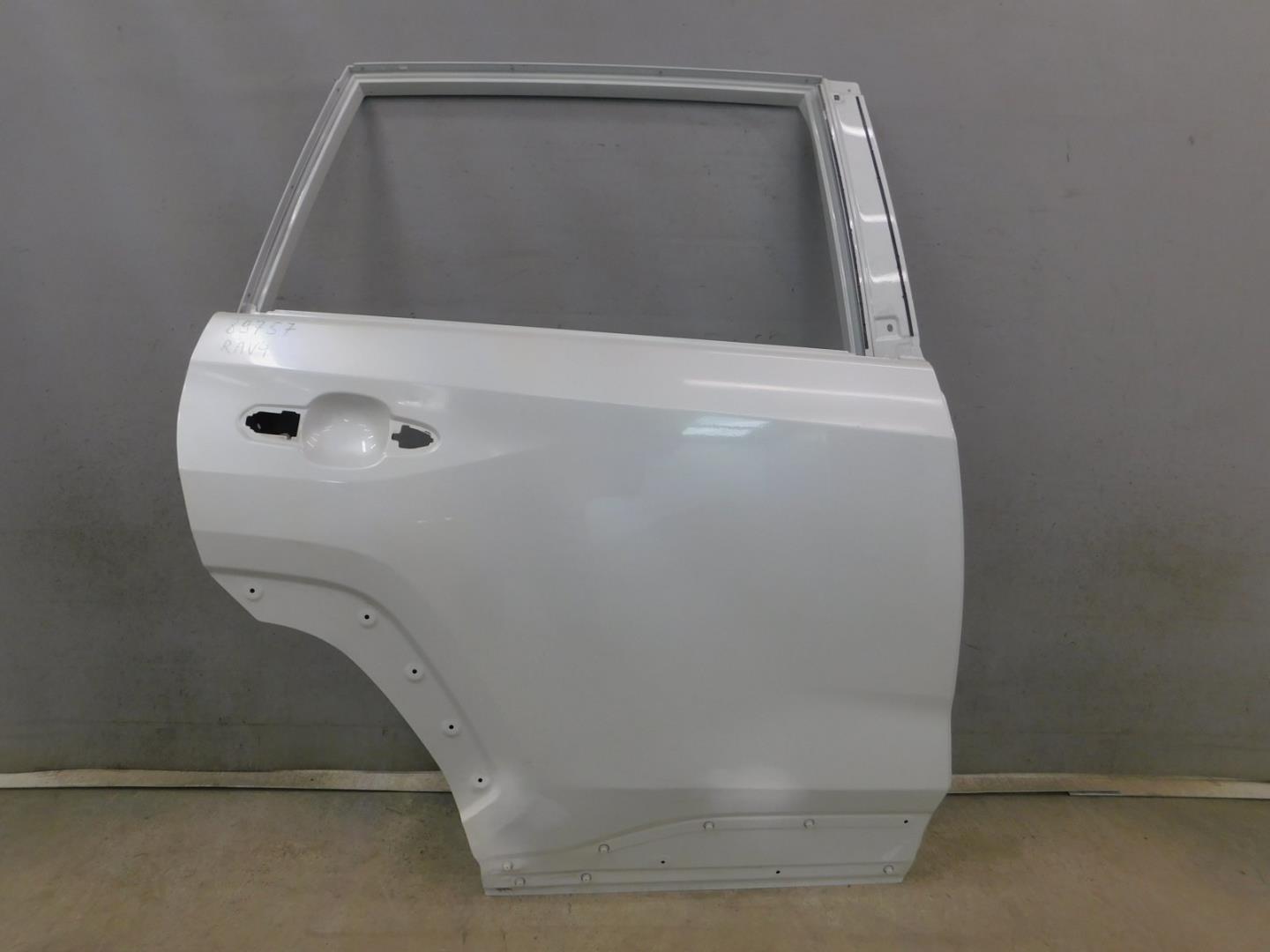 Дверь задняя правая