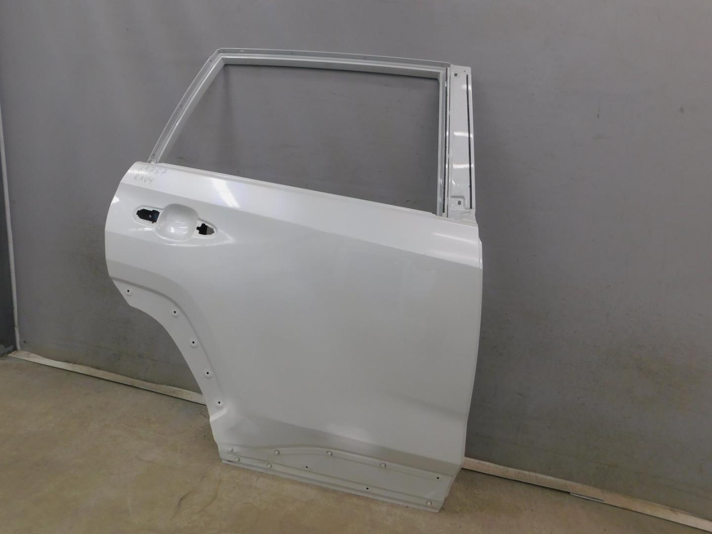 Дверь задняя правая