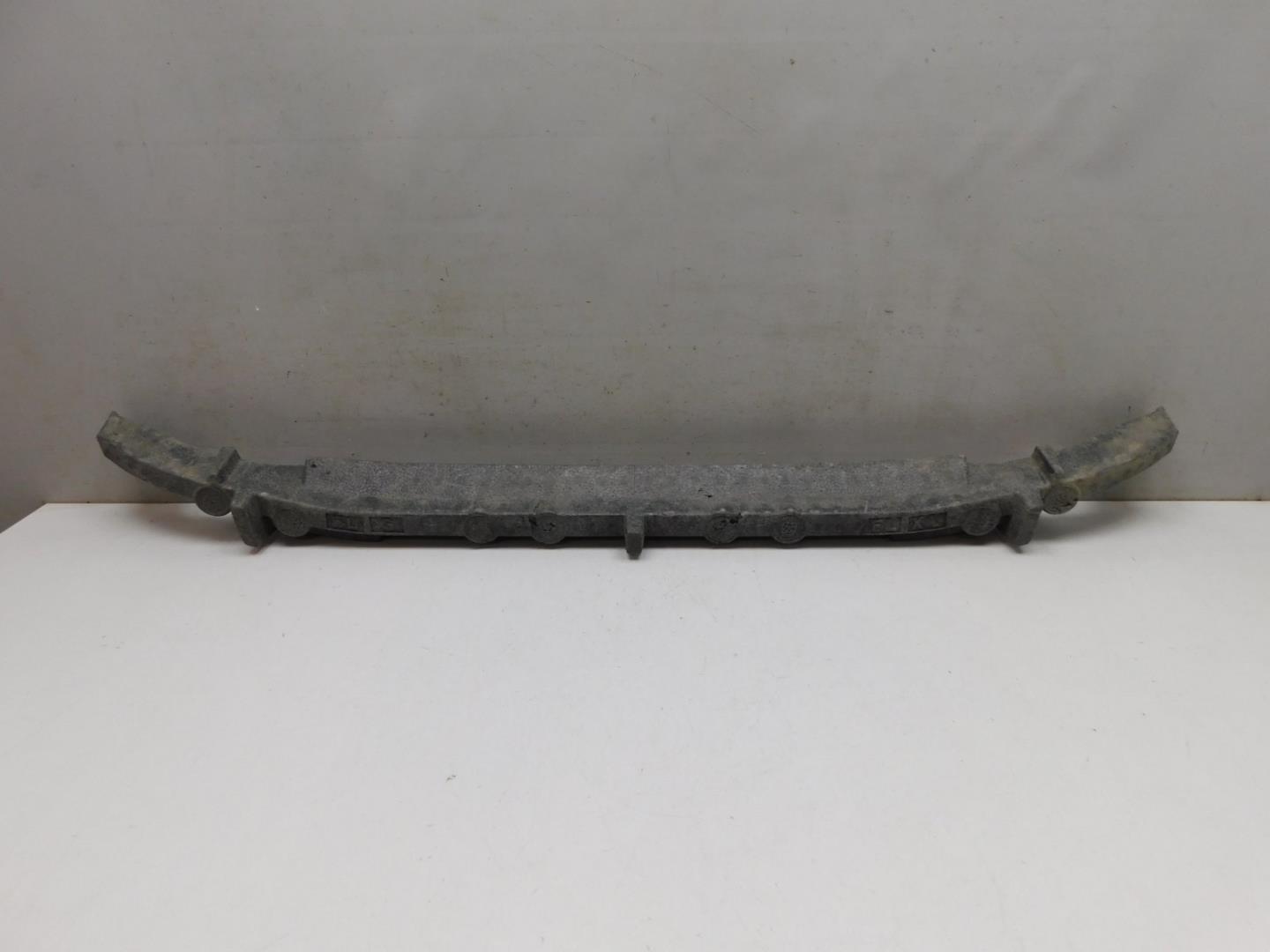 Усилитель переднего бампера