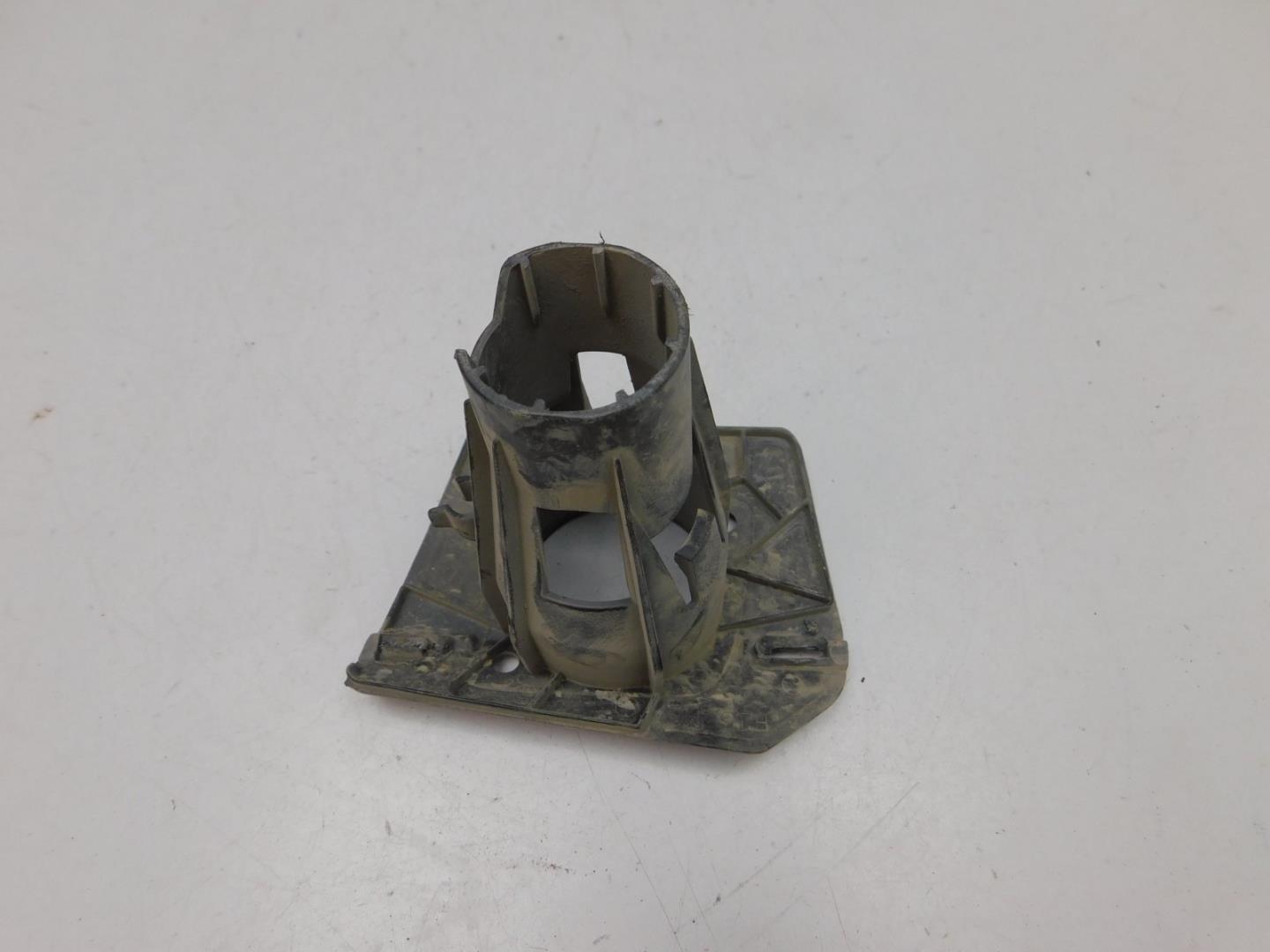 Кронштейн форсунки омывателя фары