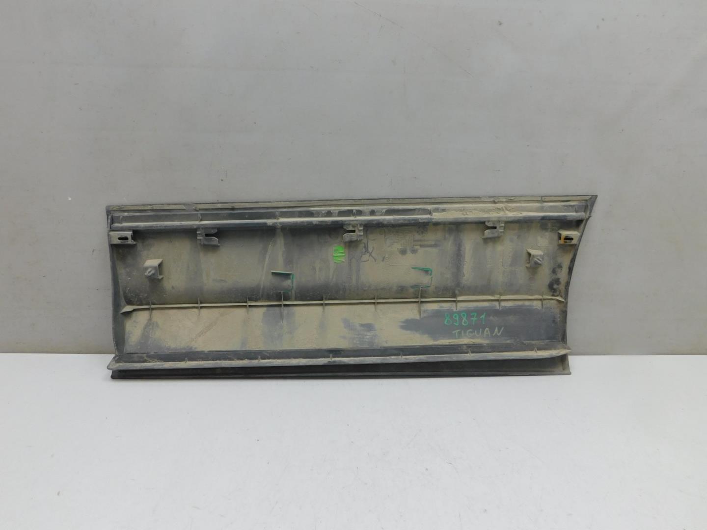 Накладка двери задней правой