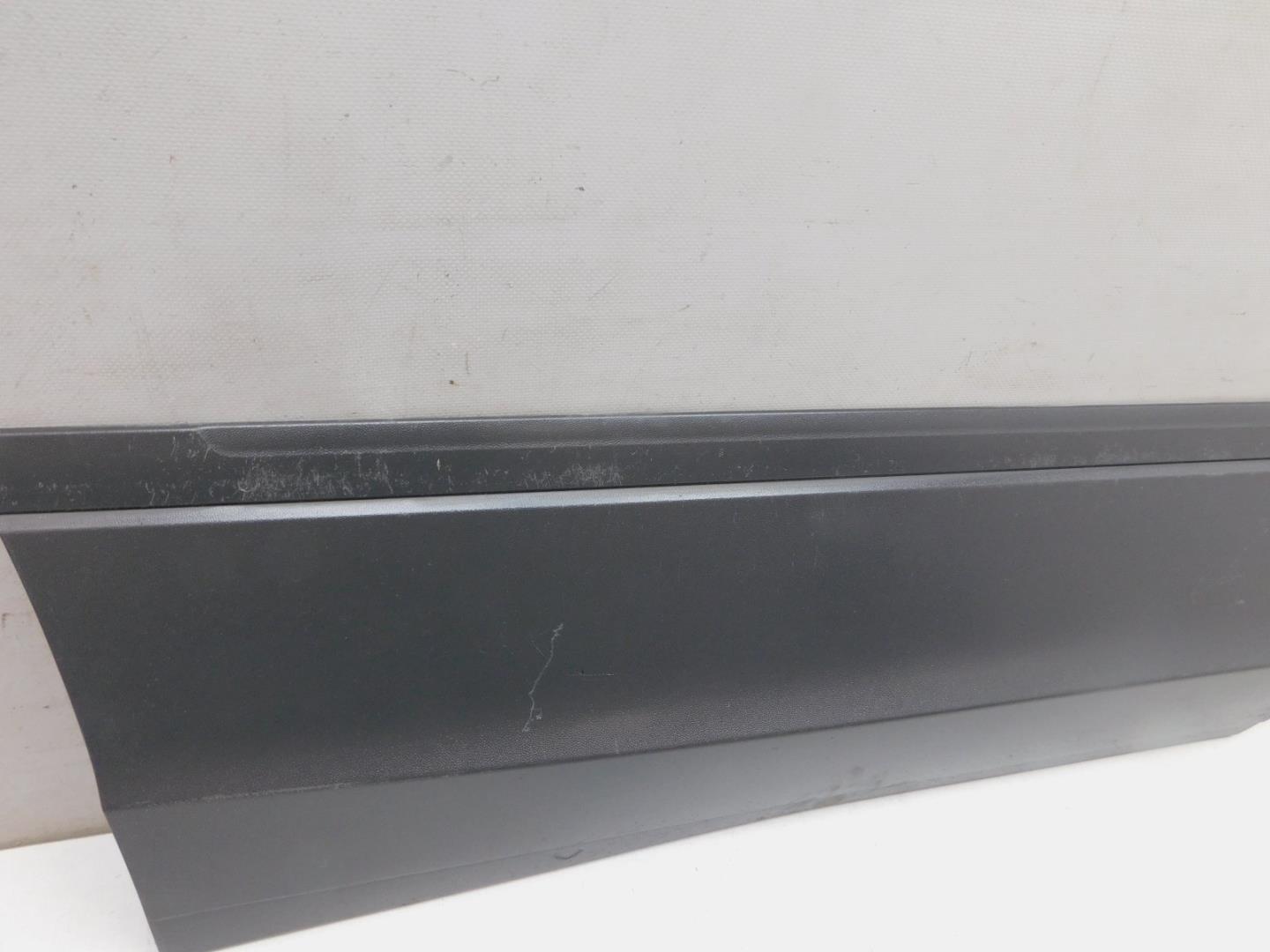 Накладка двери задней правой