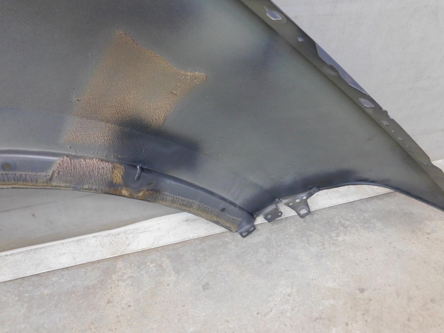 Крыло переднее левое