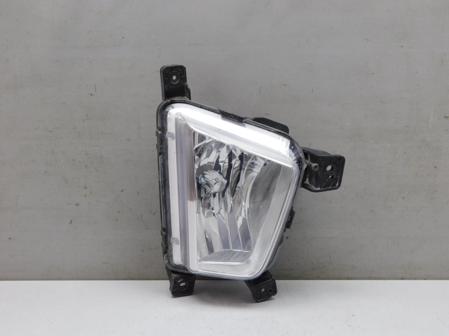 Фара противотуманная правая