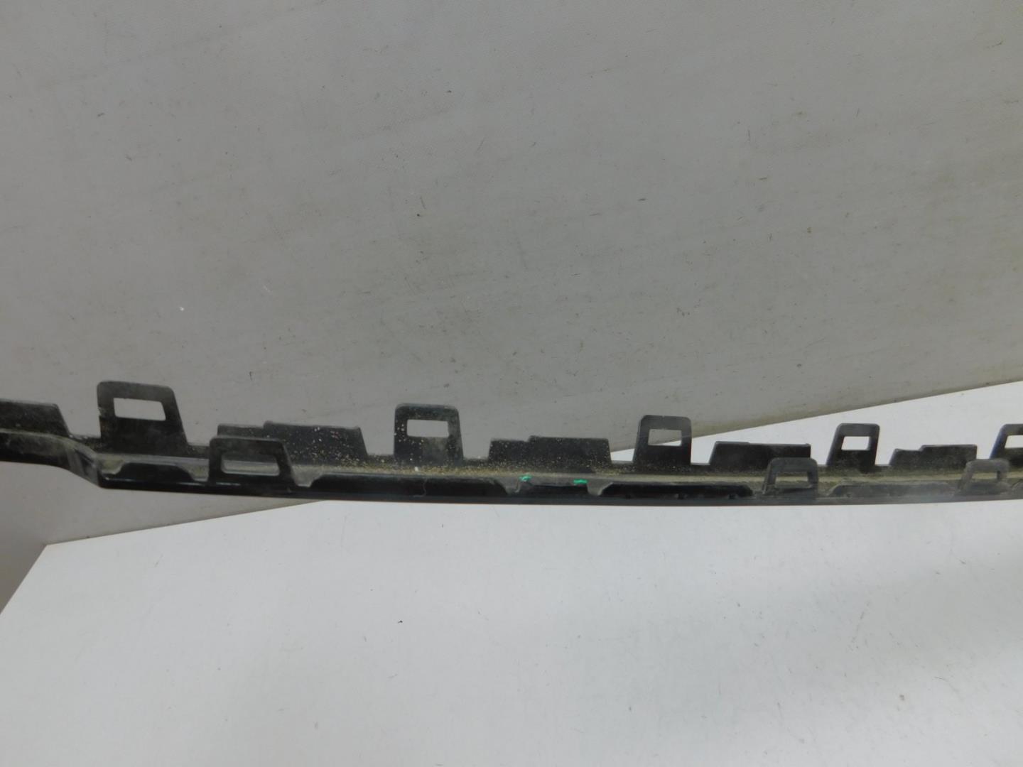 Молдинг заднего бампера