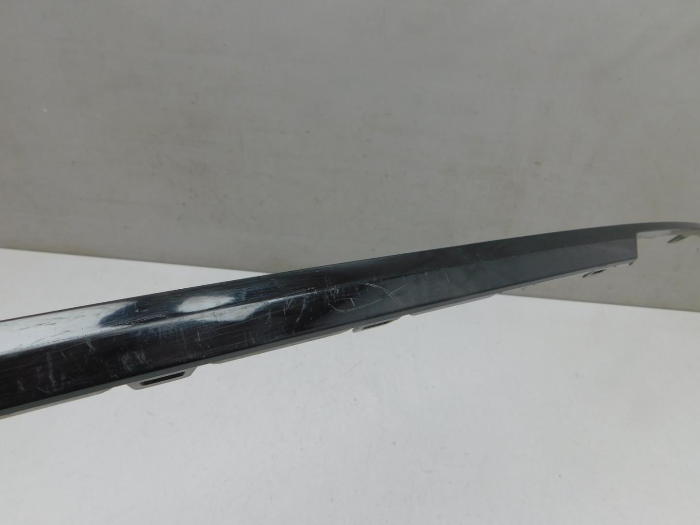 Молдинг заднего бампера