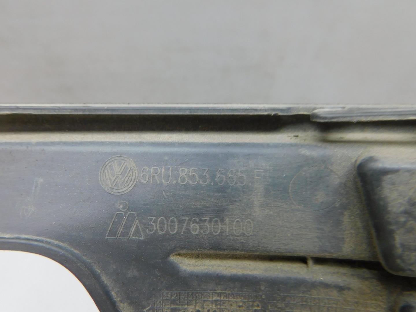 Решетка в бампер левая