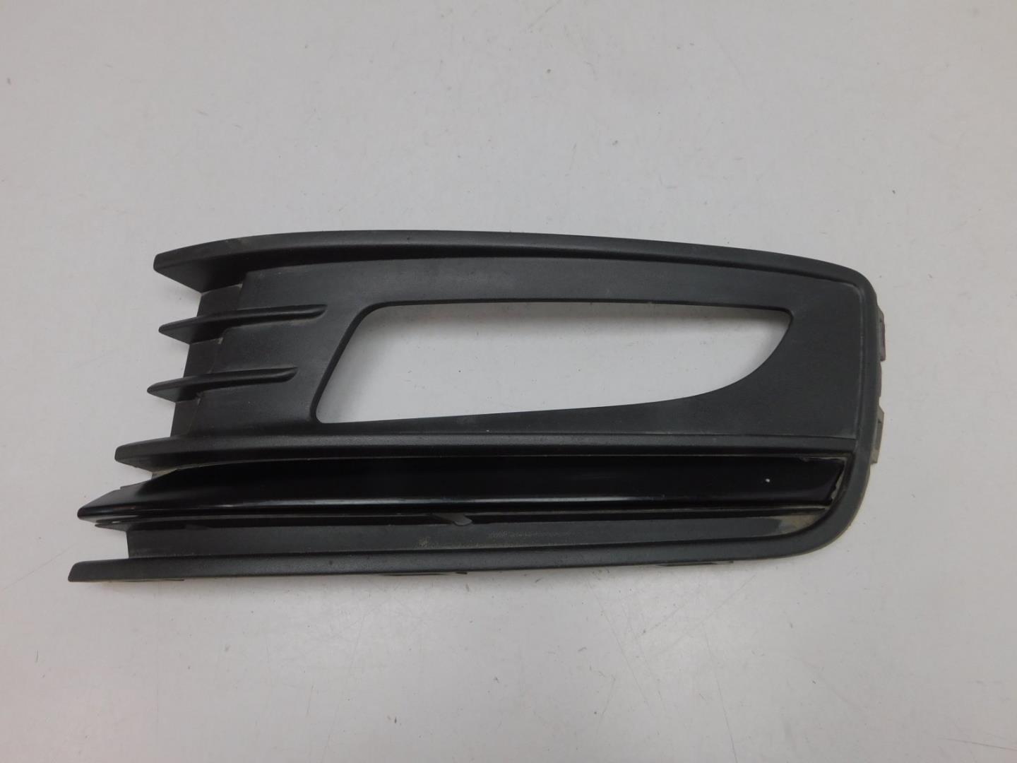 Решетка в бампер левая