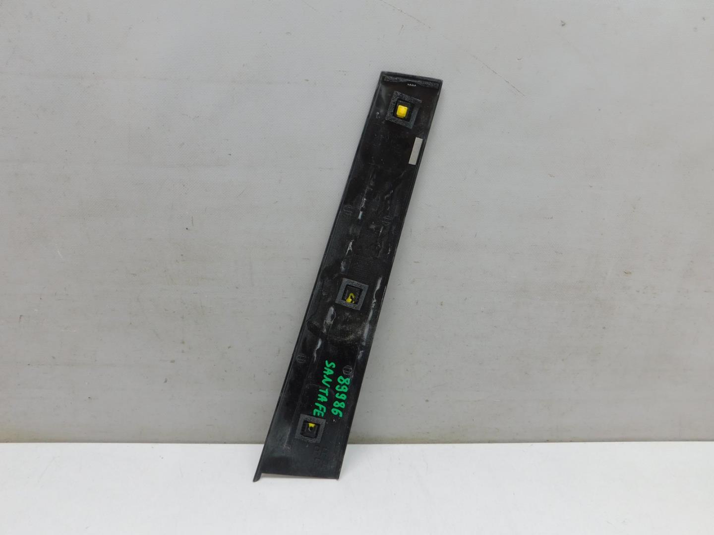 Накладка двери задней правой