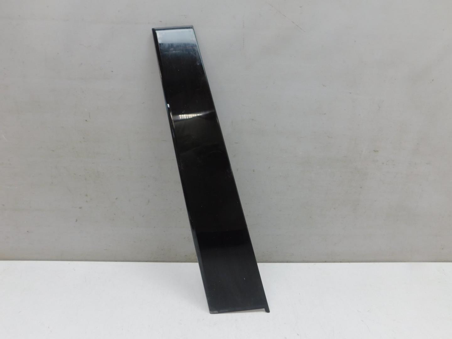 Накладка двери задней правой