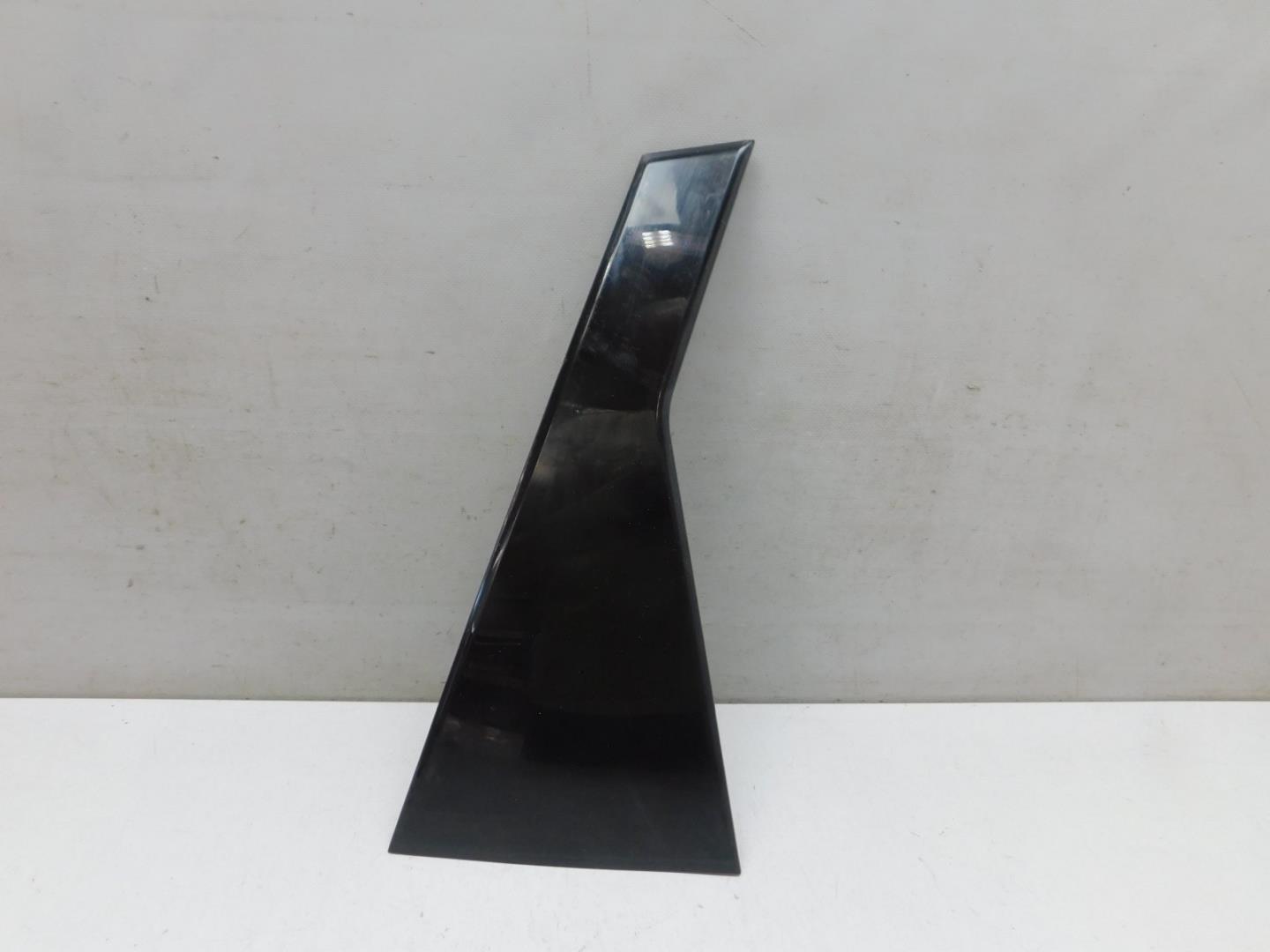 Накладка двери задней правой