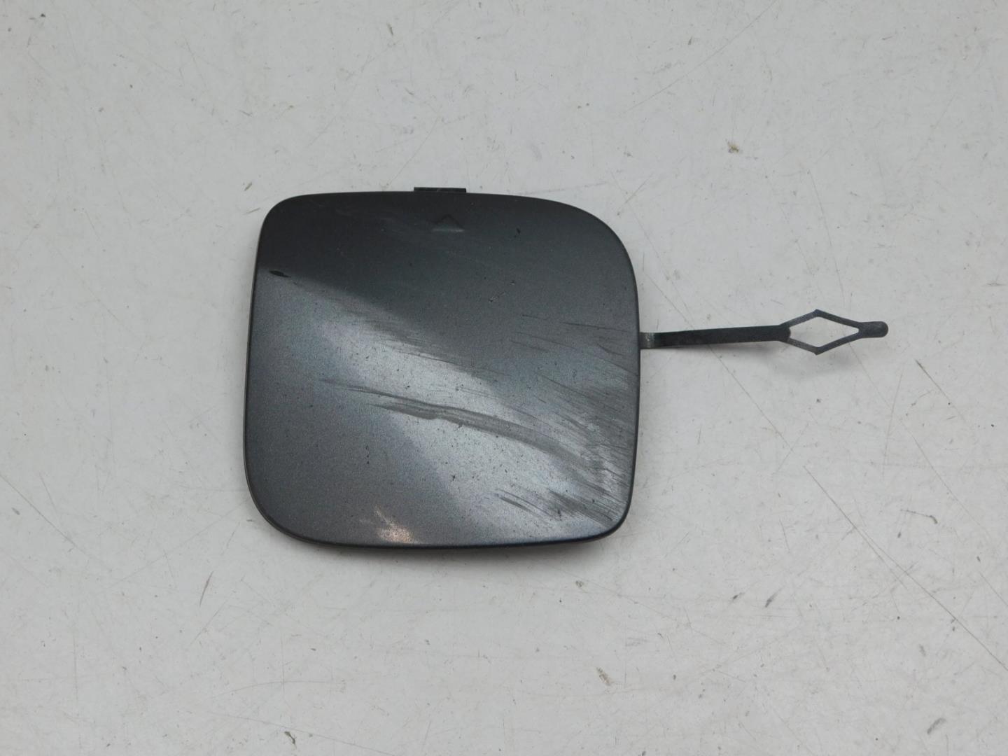 Заглушка буксировочного крюка