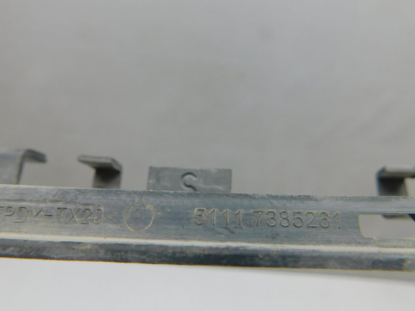 Решетка в бампер левая