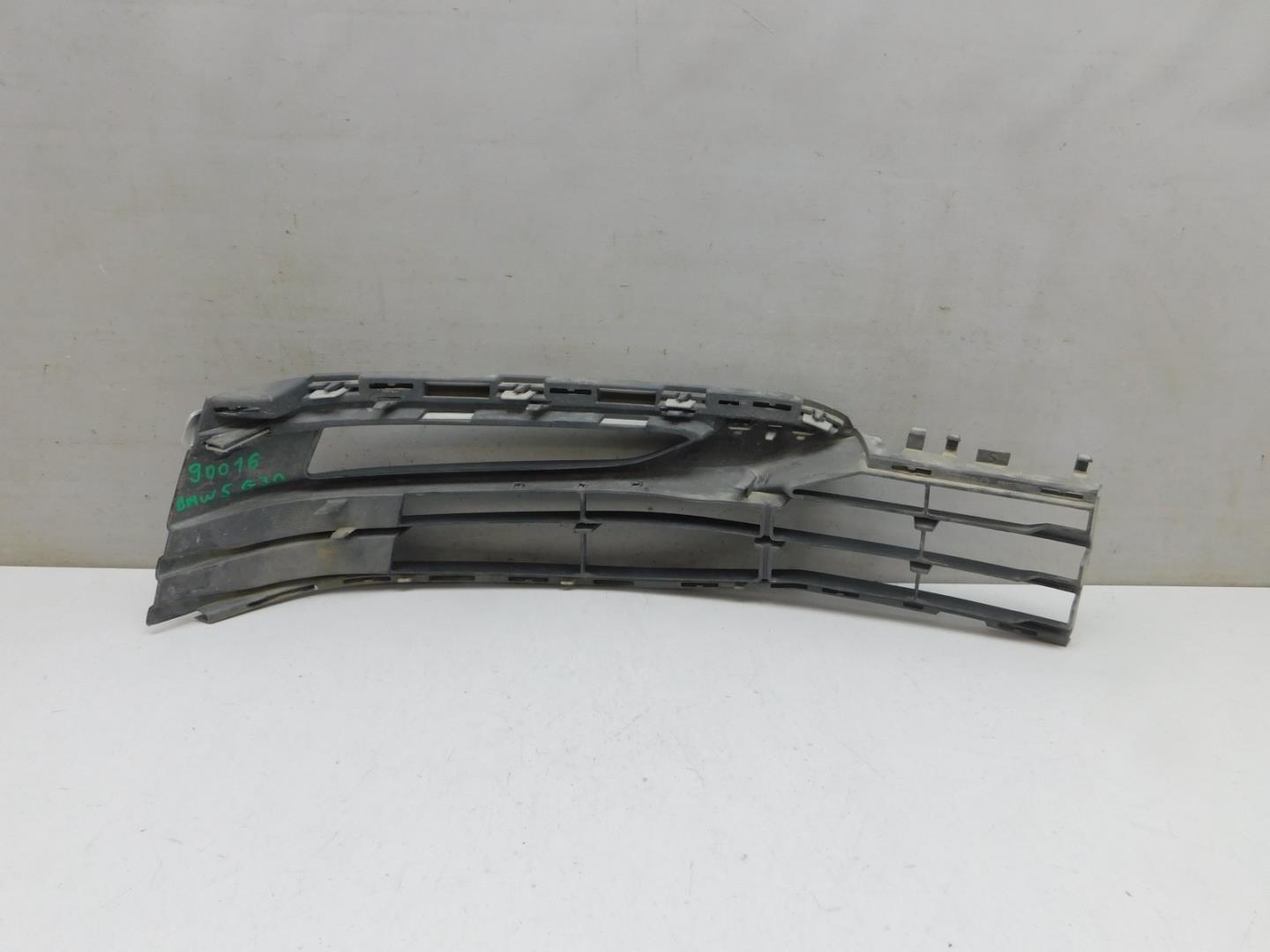 Решетка в бампер левая