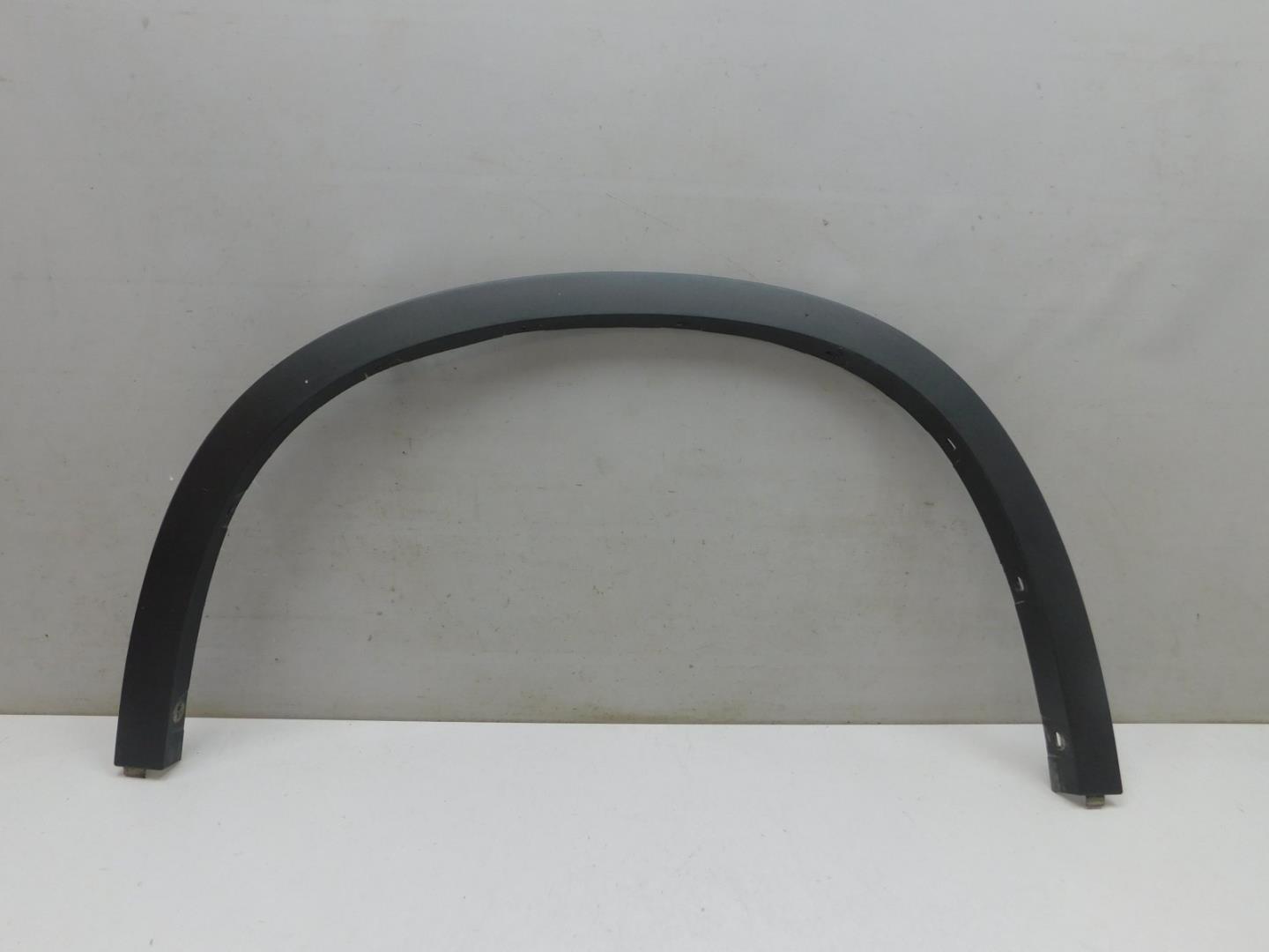 Накладка крыла переднего левого