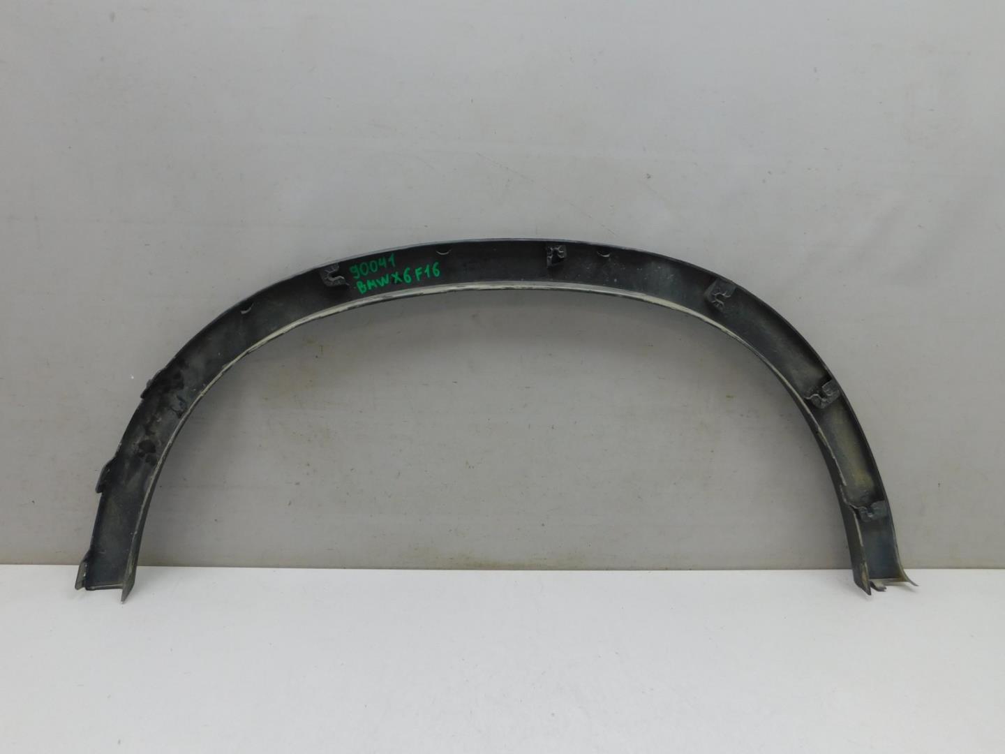 Накладка заднего крыла левого