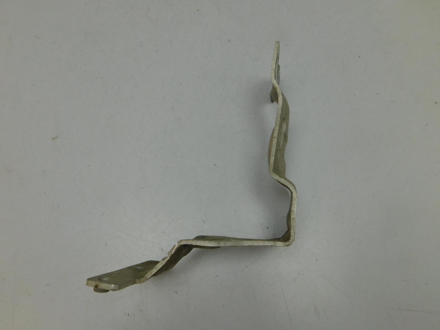 Кронштейн усилителя переднего бампера