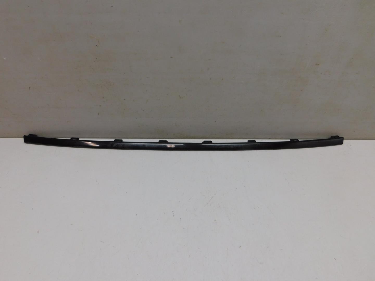 Молдинг заднего бампера