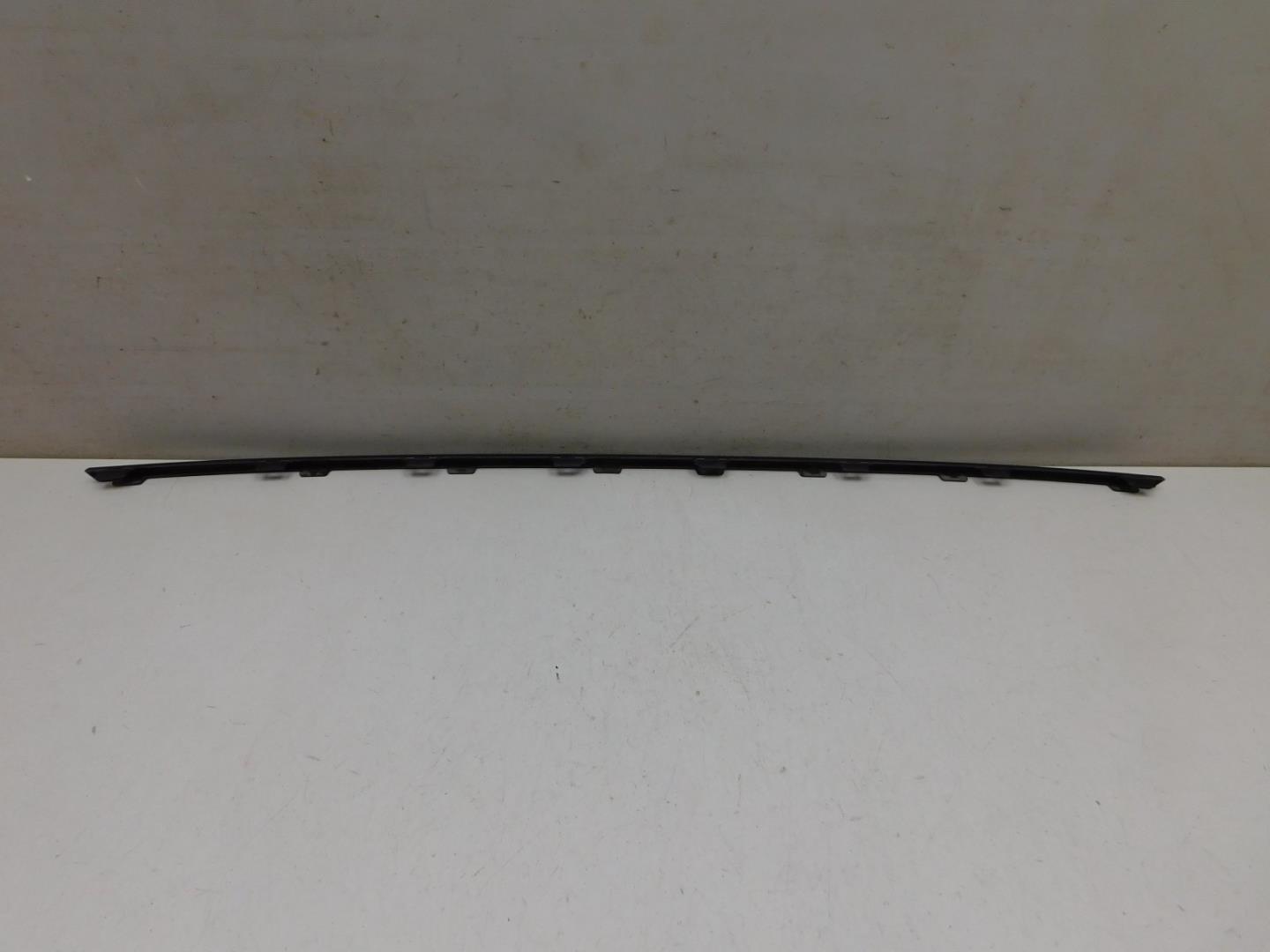 Молдинг заднего бампера