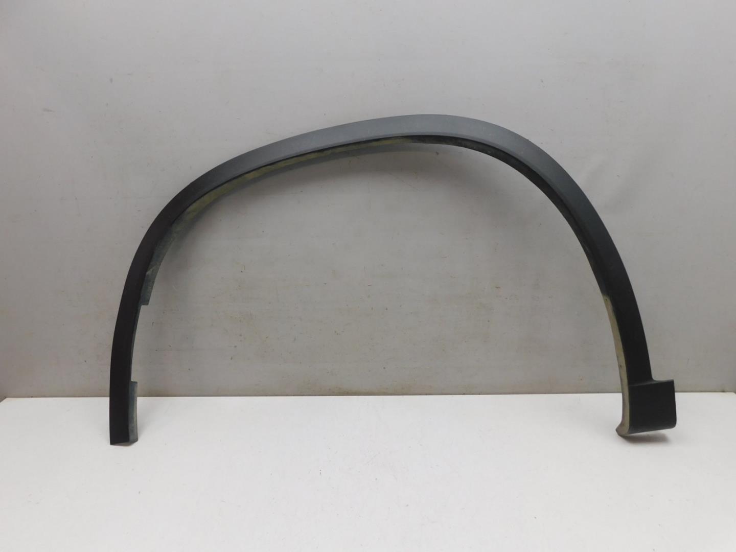 Накладка крыла переднего левого