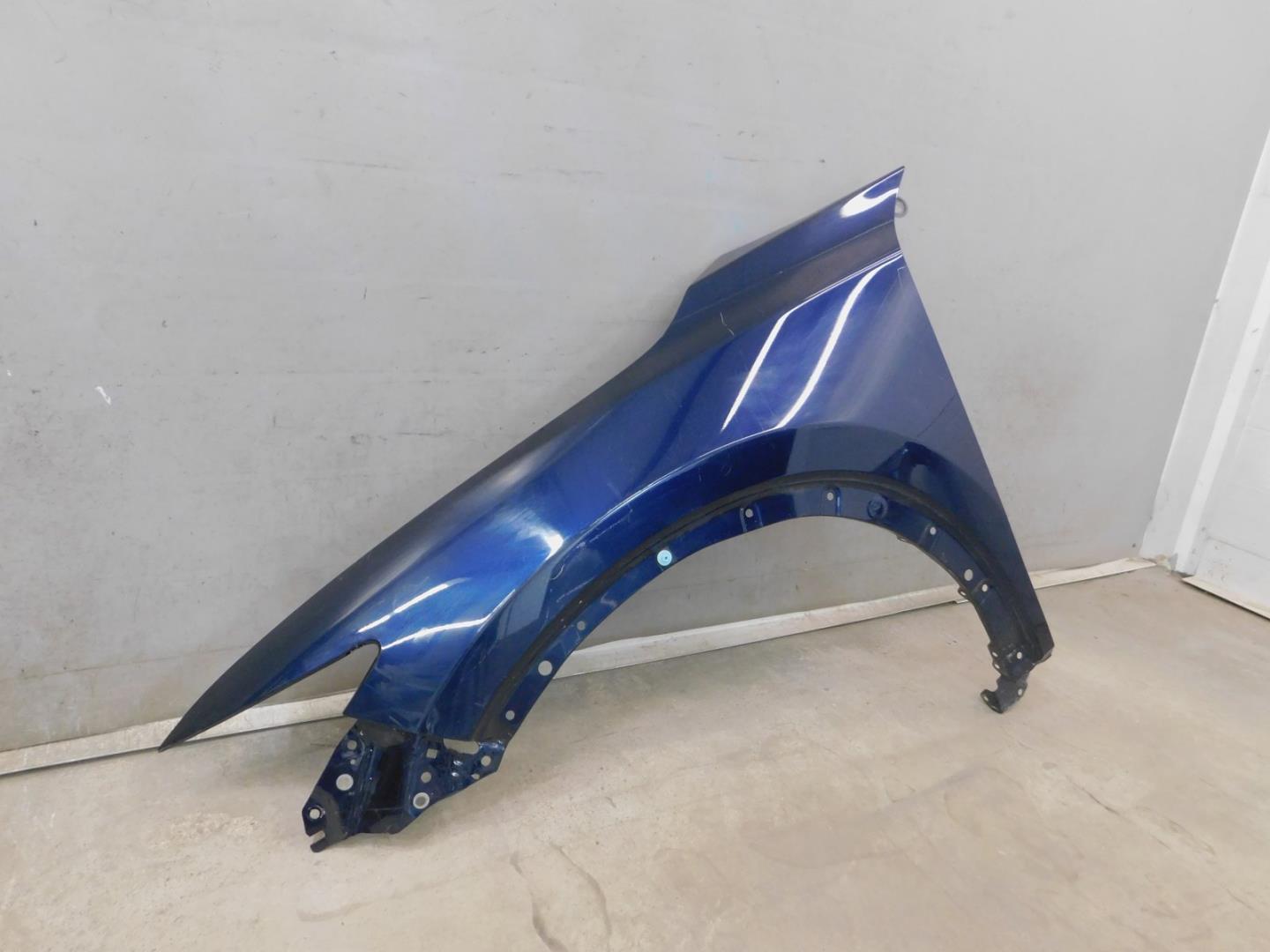 Крыло переднее левое