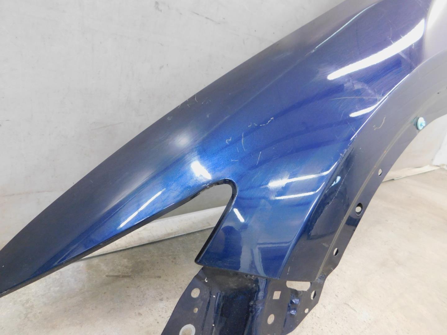 Крыло переднее левое