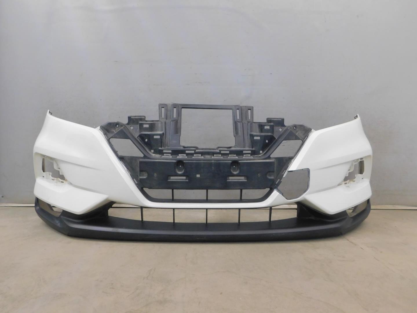 Бампер передний