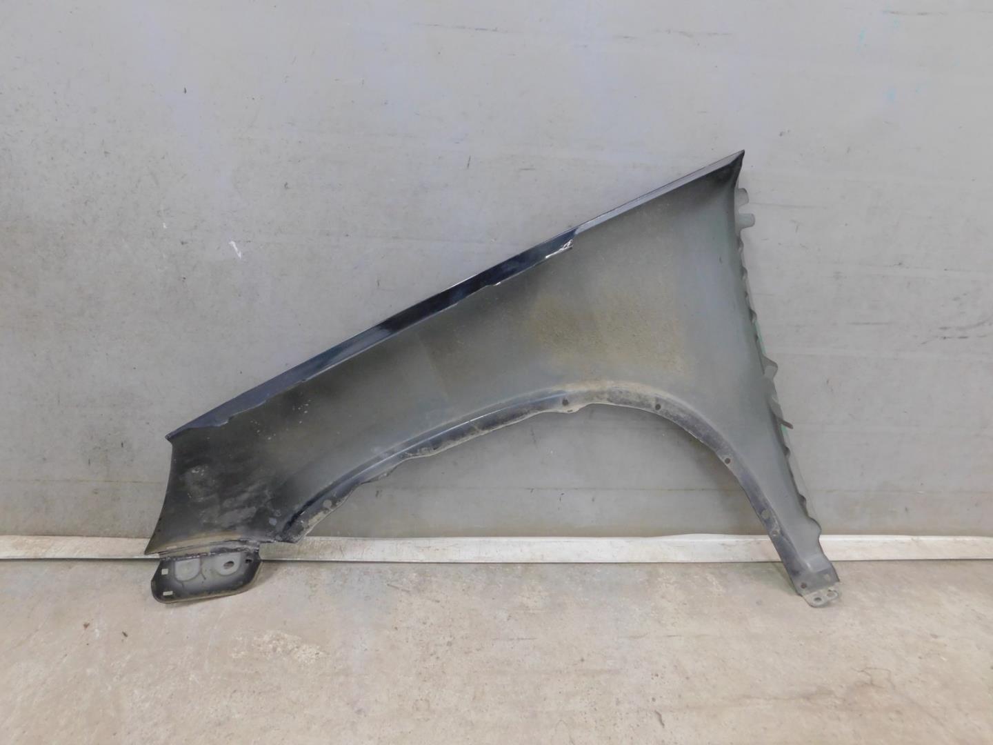 Крыло переднее правое