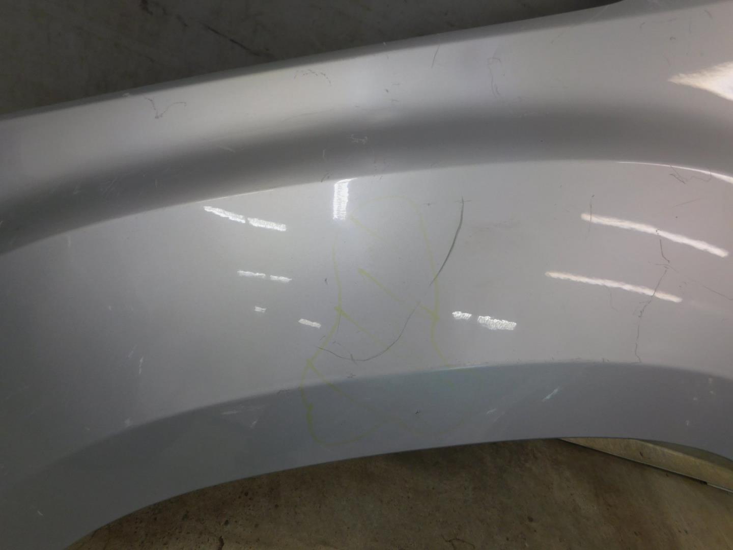 Крыло переднее левое