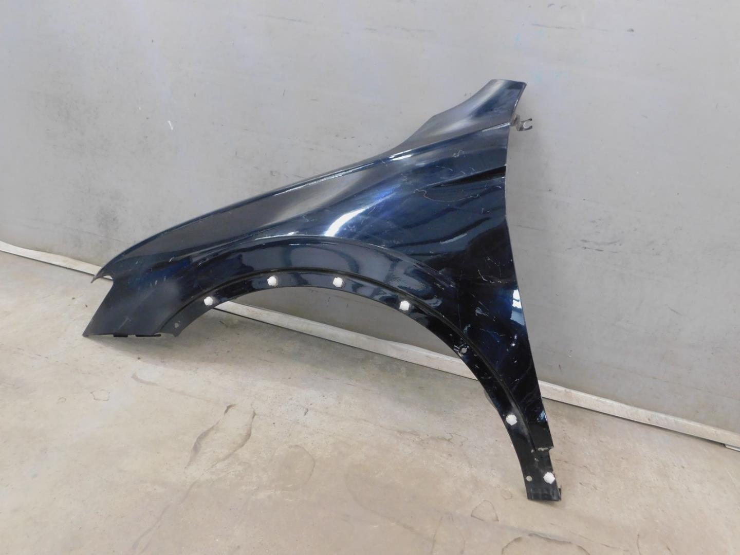 Крыло переднее левое