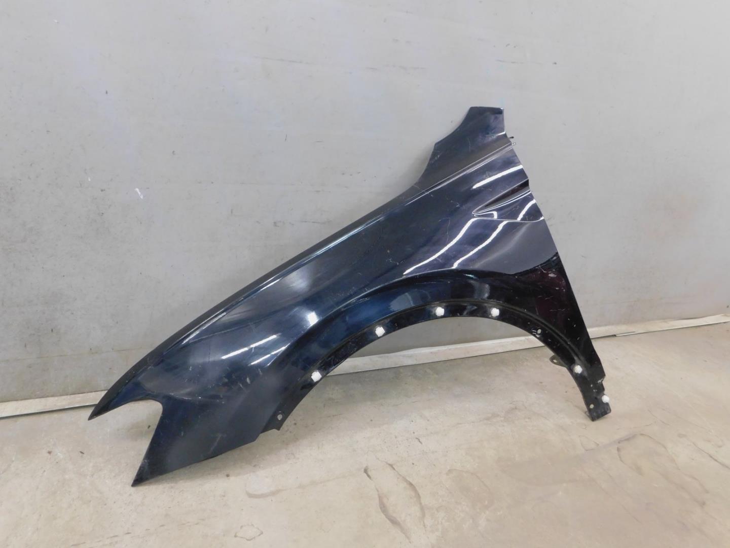 Крыло переднее левое