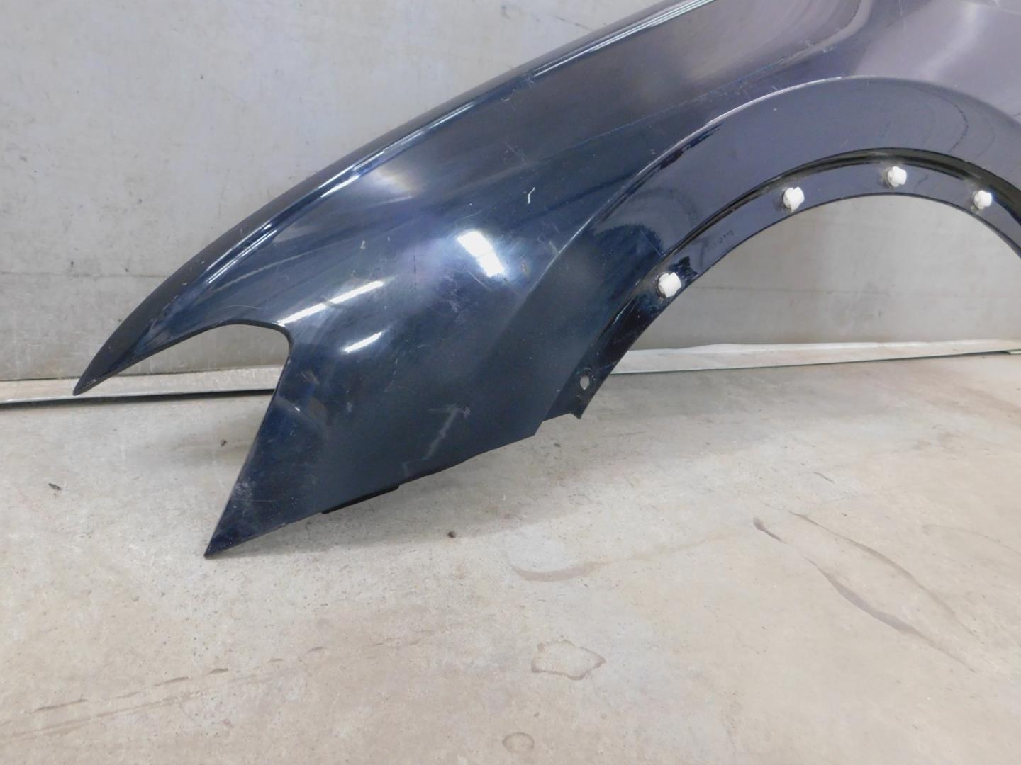 Крыло переднее левое