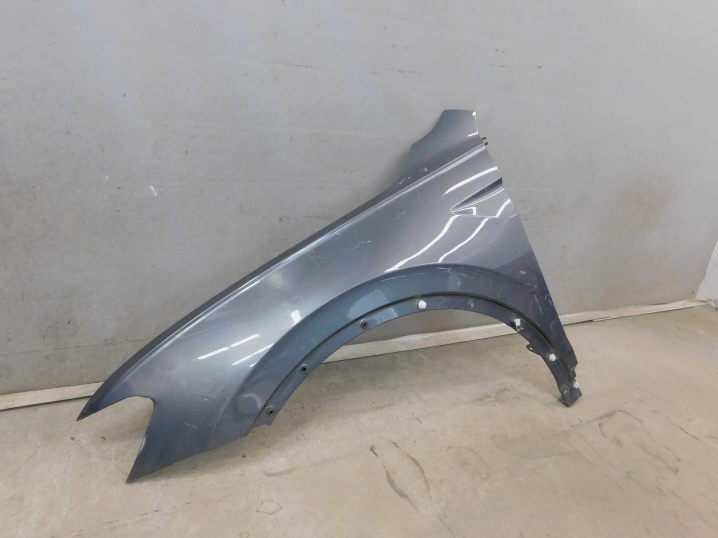 Крыло переднее левое