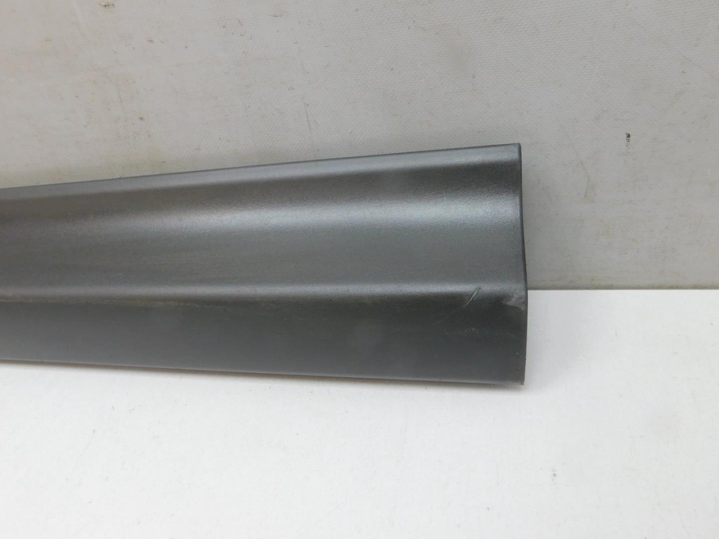 Накладка двери передней левой