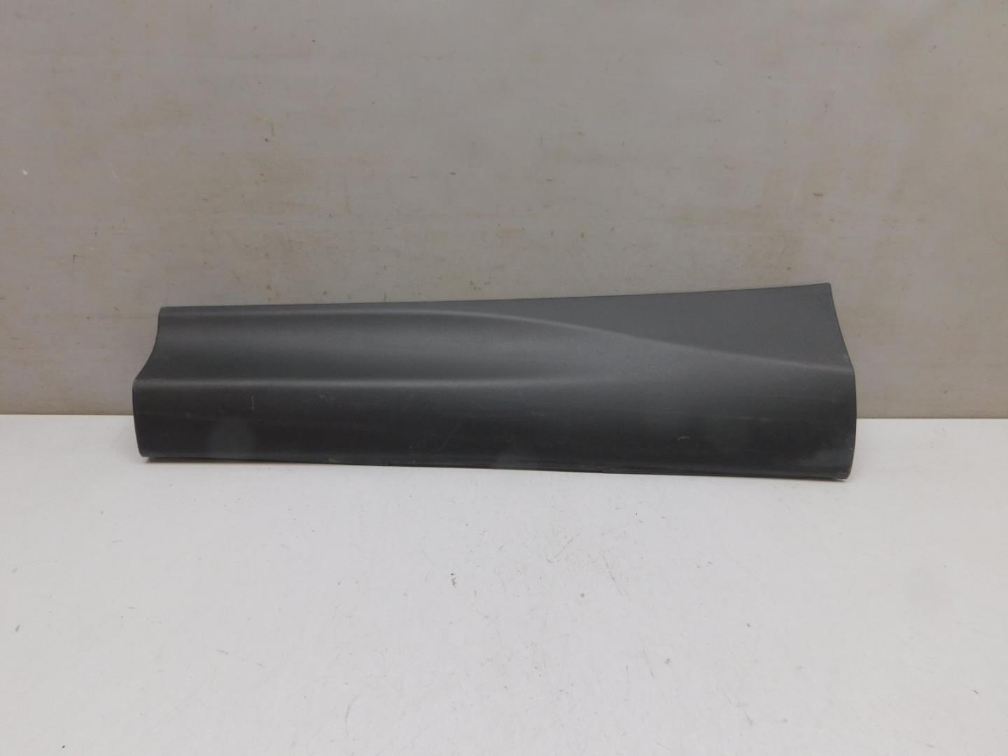 Накладка двери задней левой