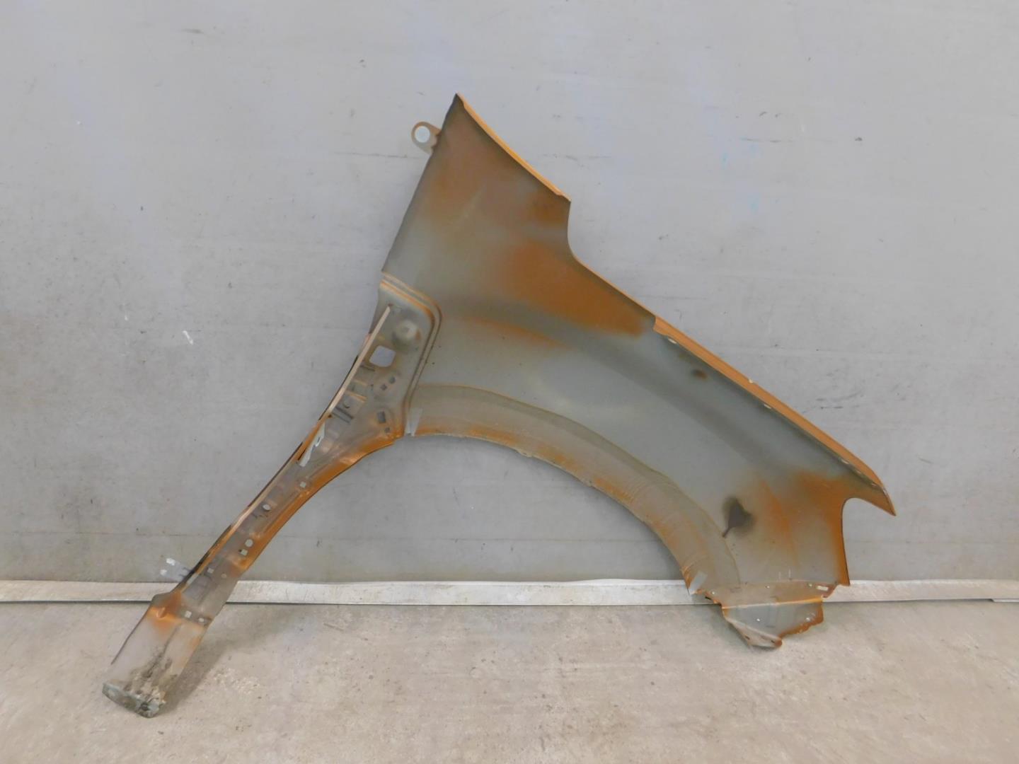 Крыло переднее левое