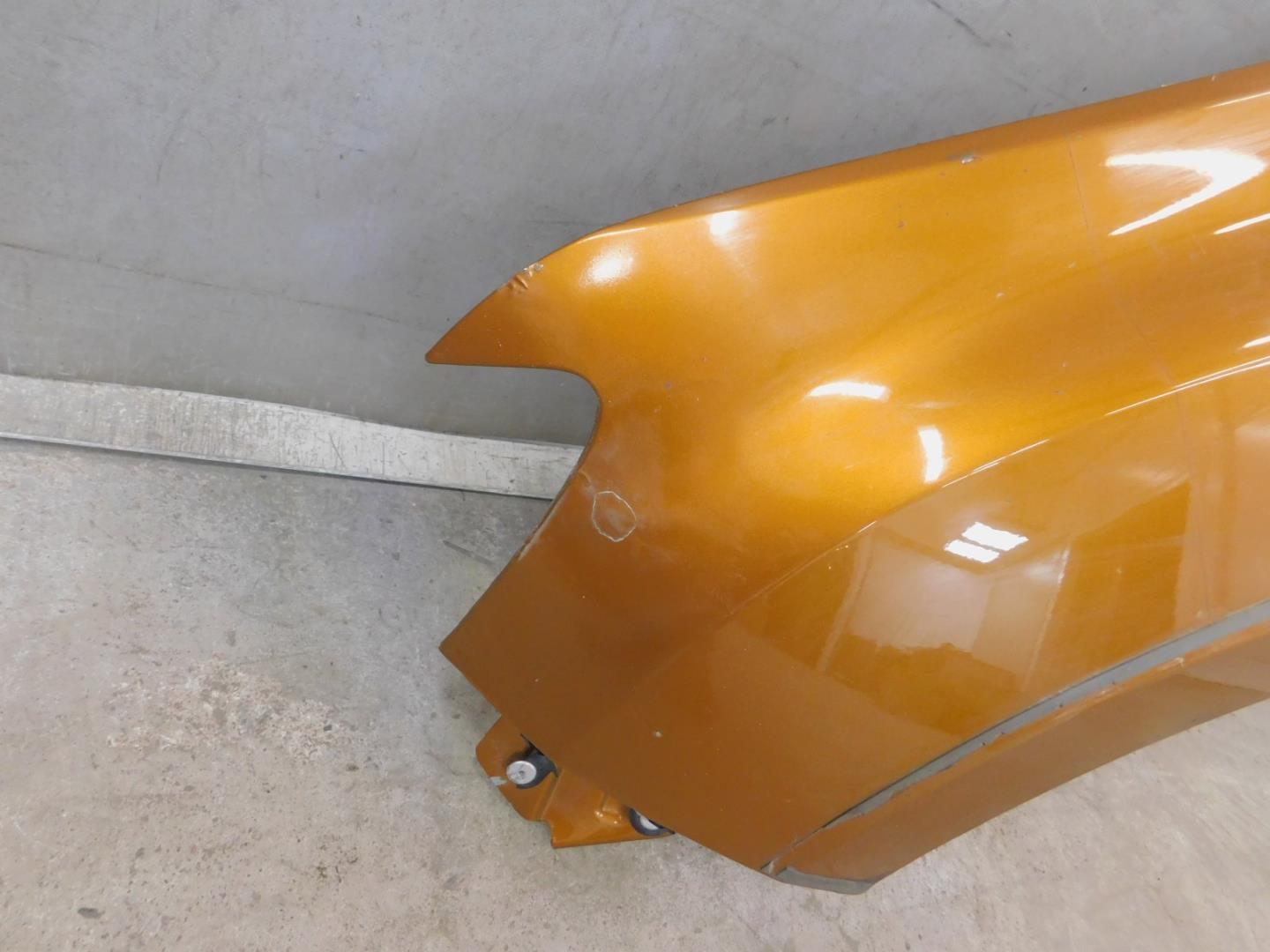 Крыло переднее левое