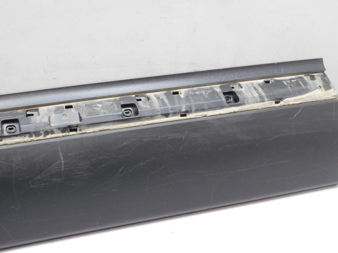 Накладка двери передней левой