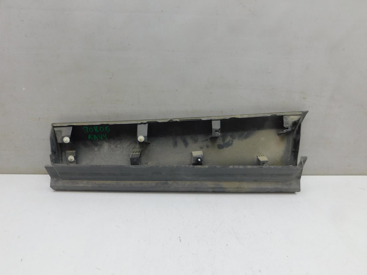 Накладка двери задней правой