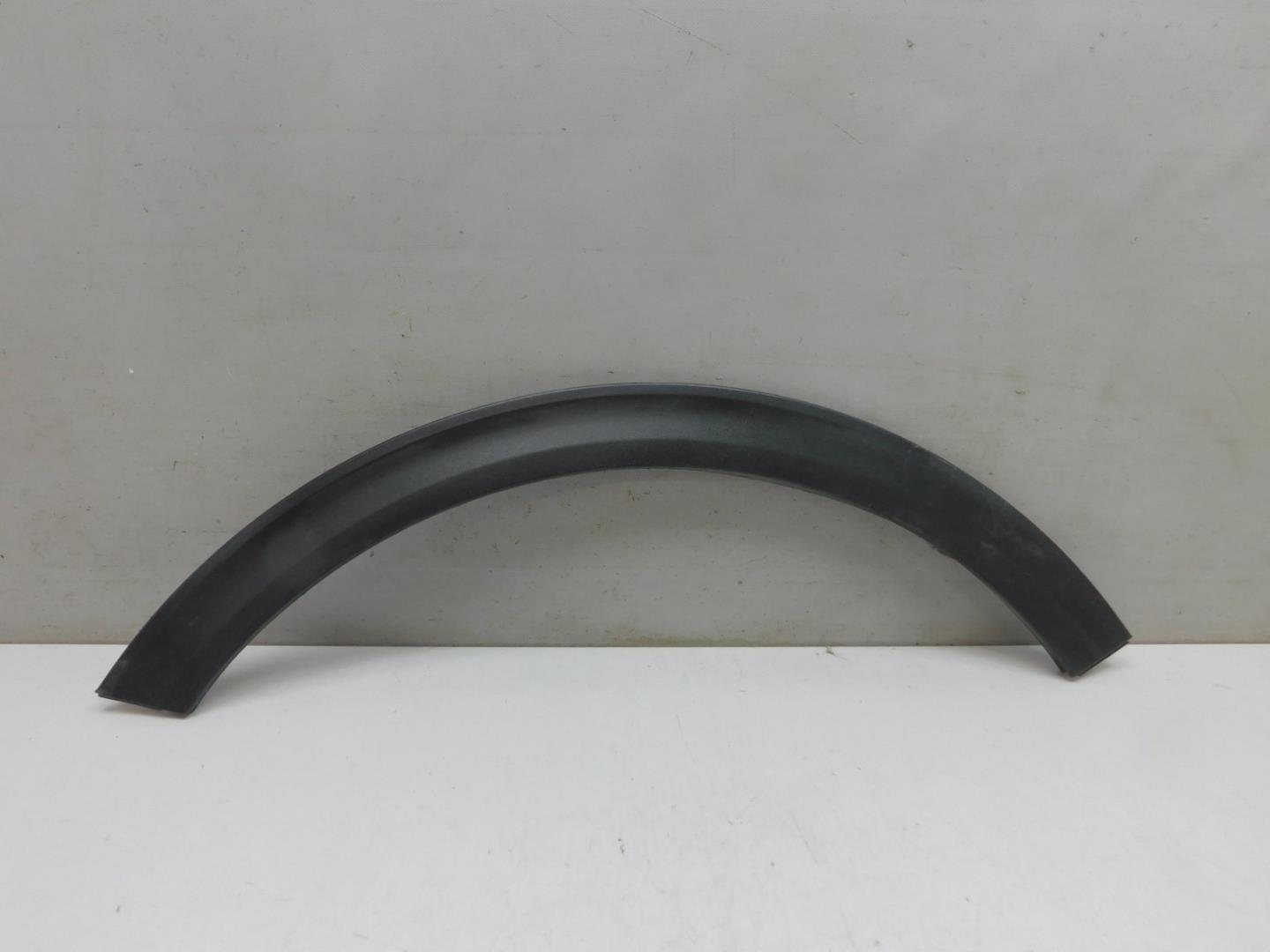 Накладка переднего крыла левого