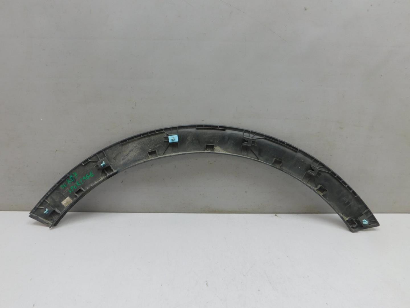 Накладка переднего крыла левого