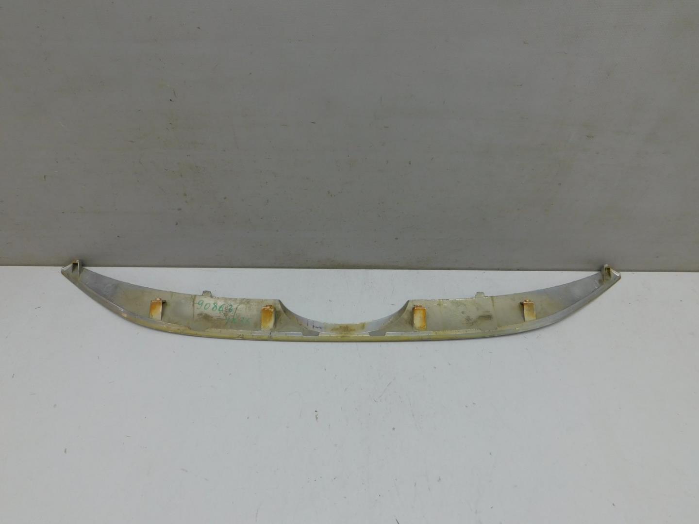 Накладка на решетку радиатора