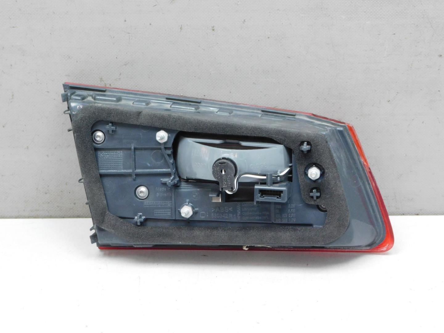 Фонарь задний внутренний правый