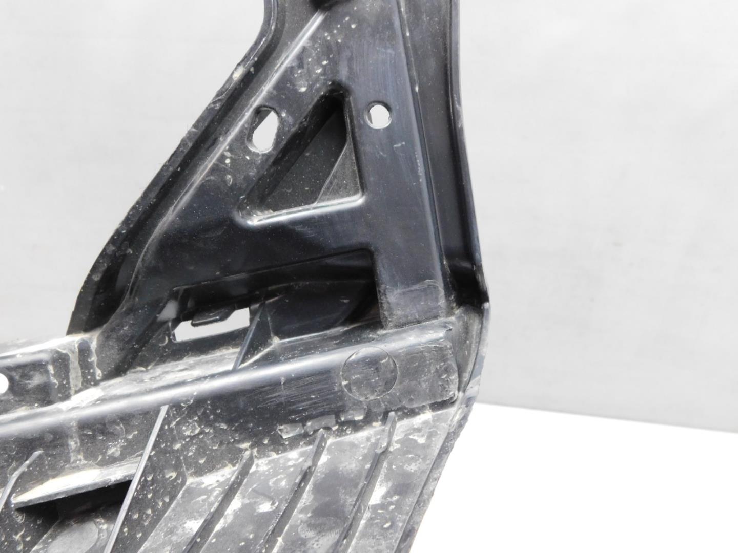 Кронштейн переднего бампера