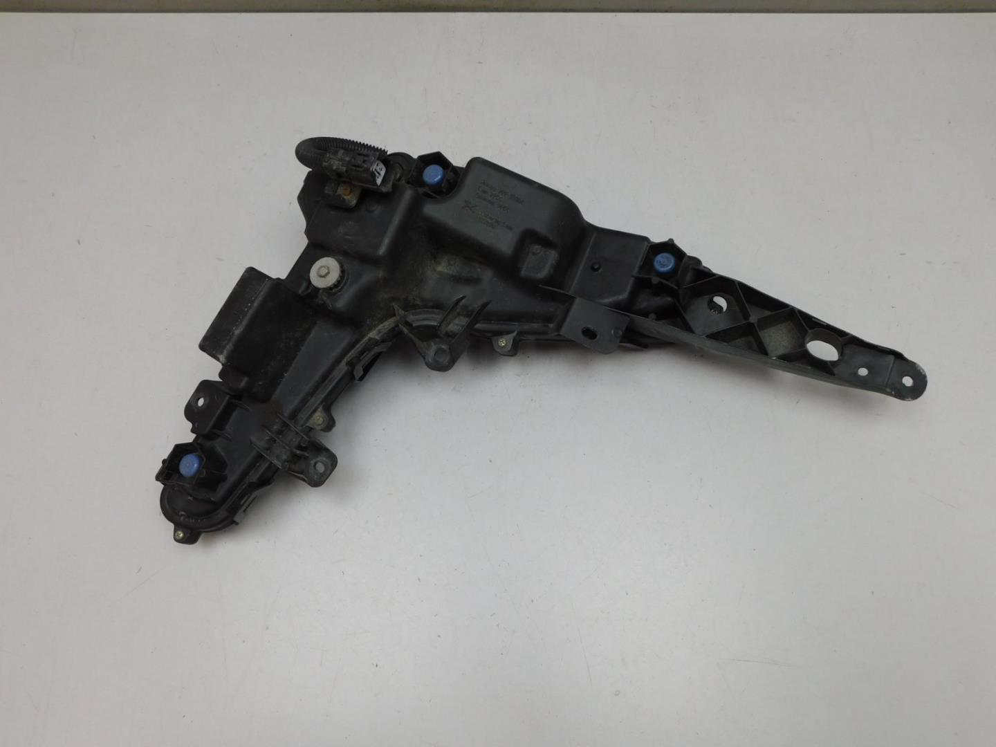 Фара противотуманная левая