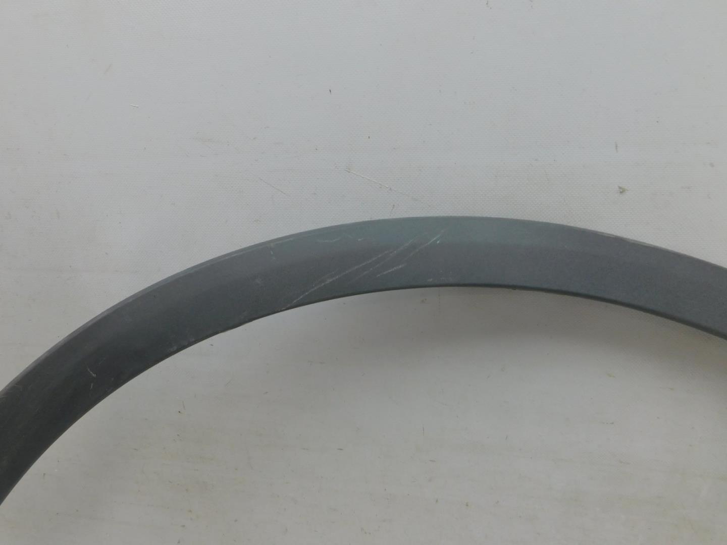 Накладка переднего крыла правого