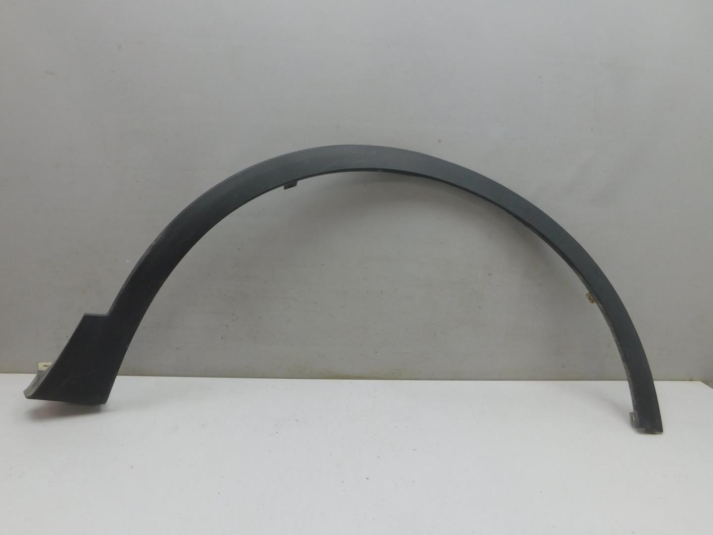 Накладка переднего крыла правого